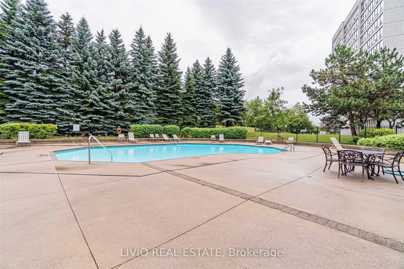 10, Laurelcrest, Queen Street Corridor, Brampton
