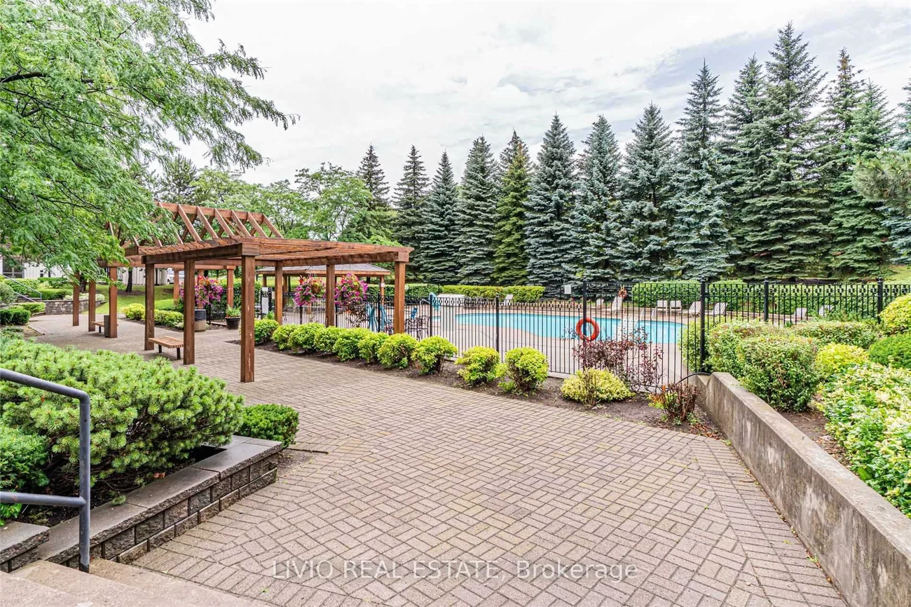 10, Laurelcrest, Queen Street Corridor, Brampton