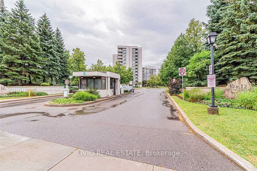 10, Laurelcrest, Queen Street Corridor, Brampton