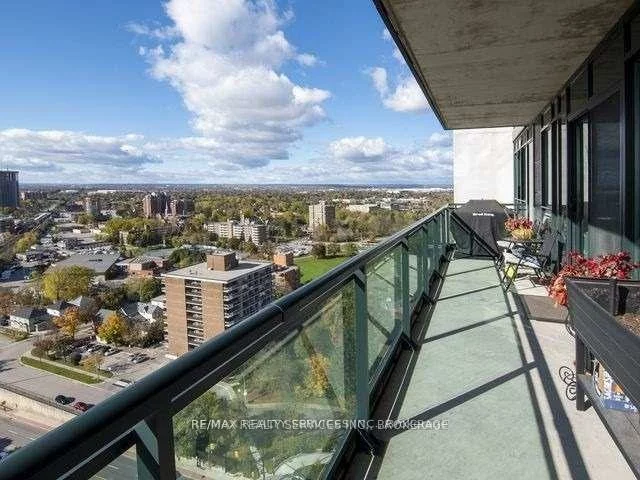 100, John, Downtown Brampton, Brampton