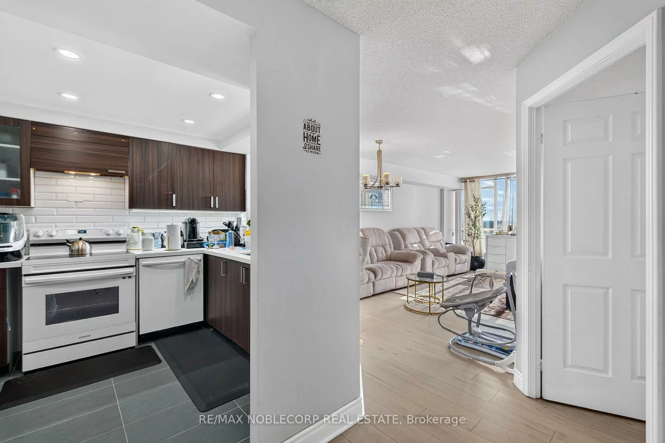 22, Hanover, Queen Street Corridor, Brampton
