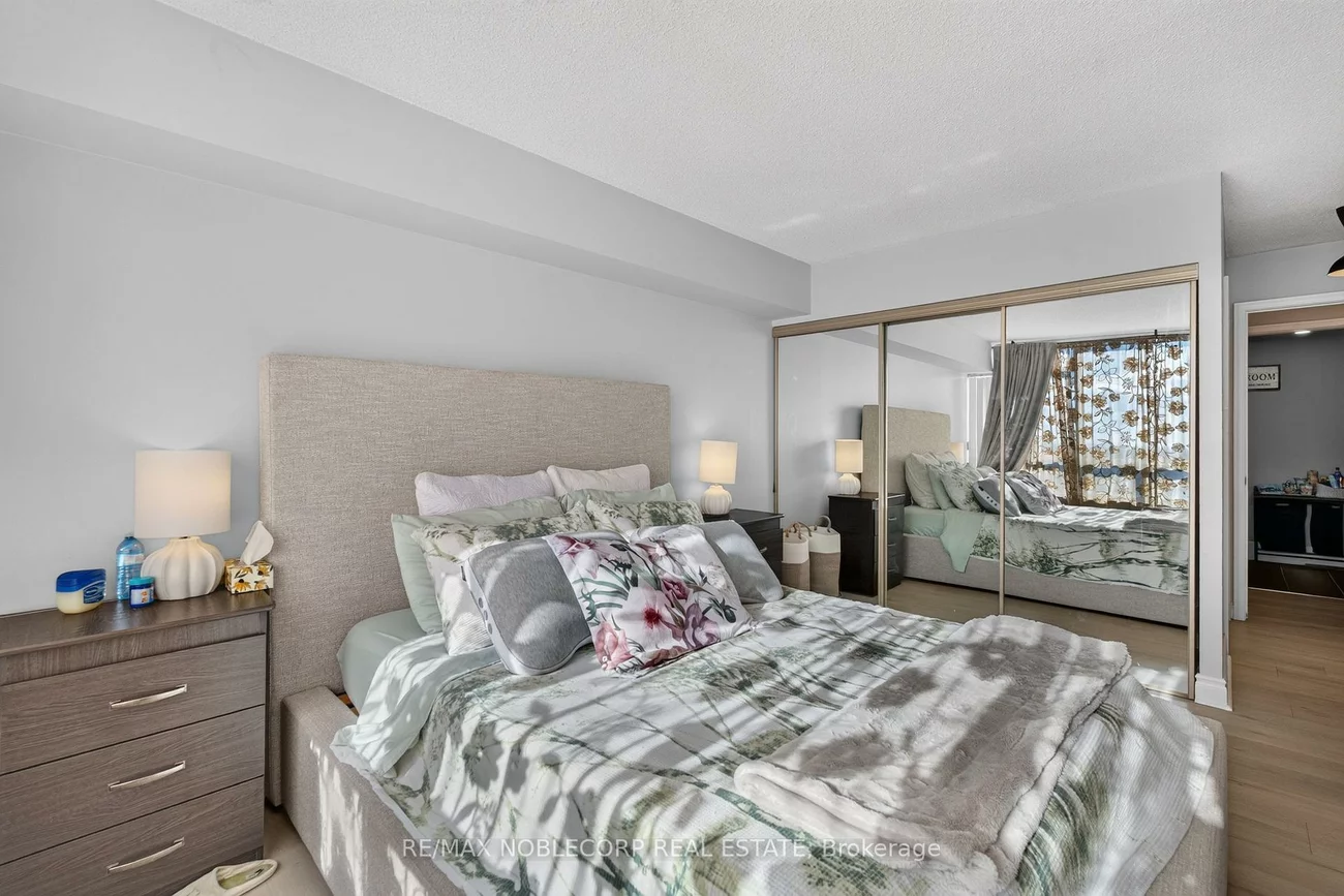 22, Hanover, Queen Street Corridor, Brampton