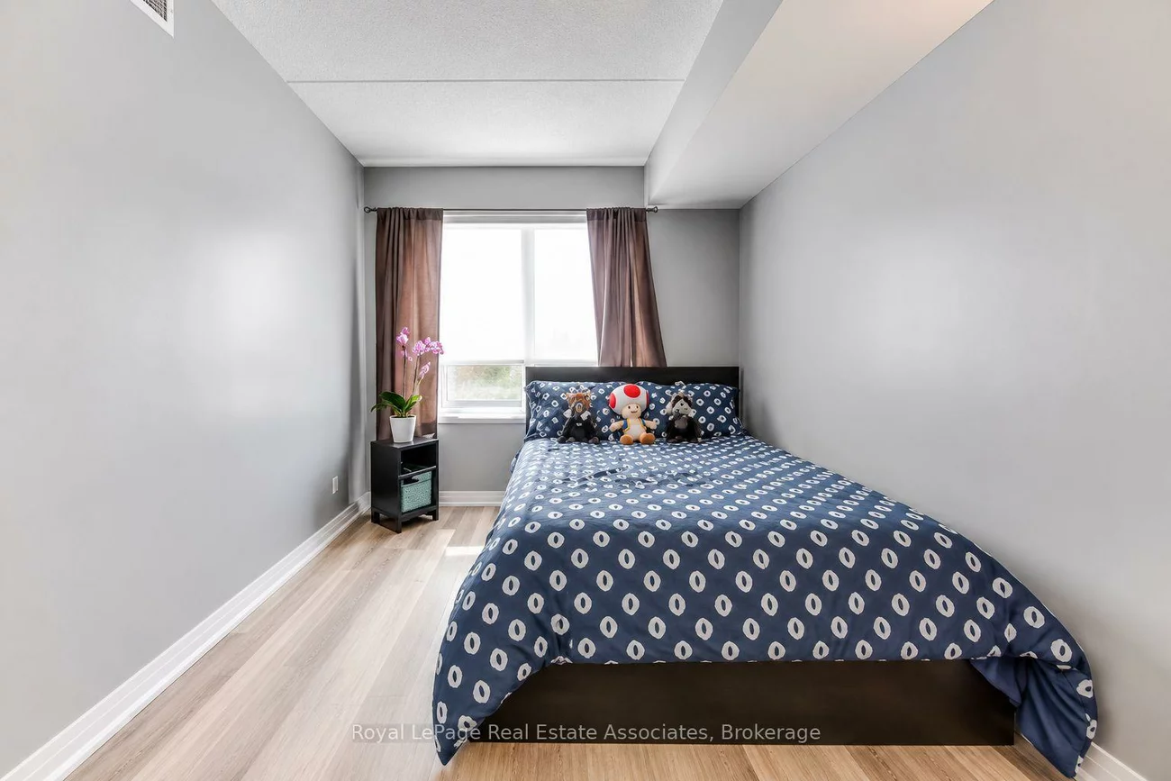 40, Via Rosedale, Sandringham-Wellington, Brampton