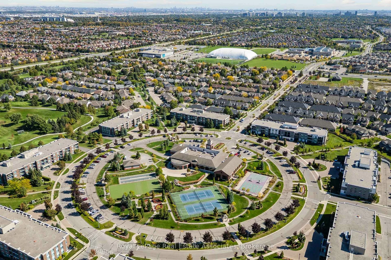40, Via Rosedale, Sandringham-Wellington, Brampton