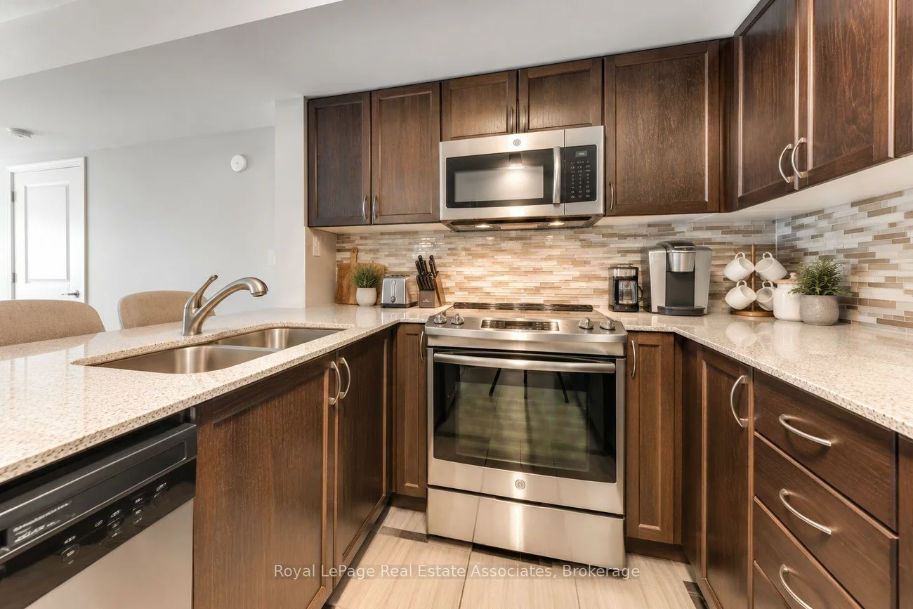 40, Via Rosedale, Sandringham-Wellington, Brampton
