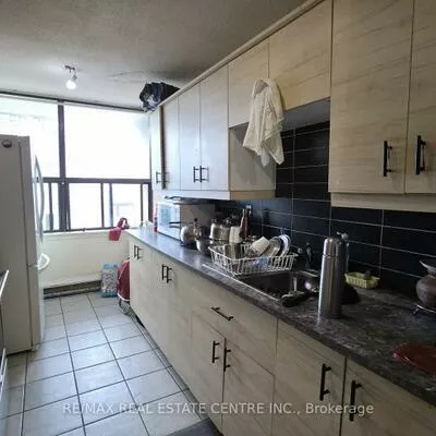 17, Knightsbridge, Queen Street Corridor, Brampton