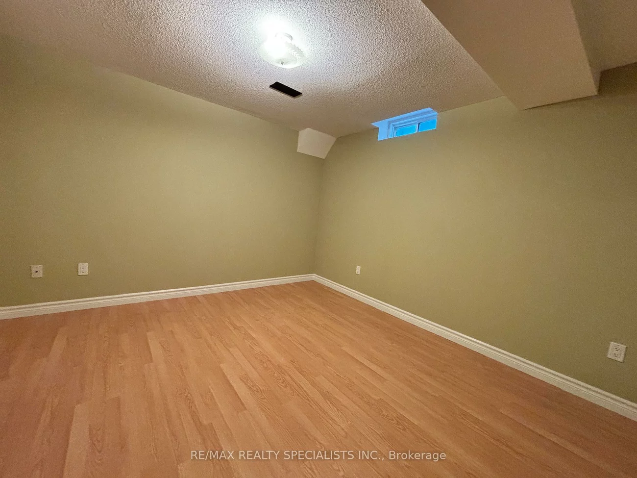 8, Yorkwood, Sandringham-Wellington, Brampton