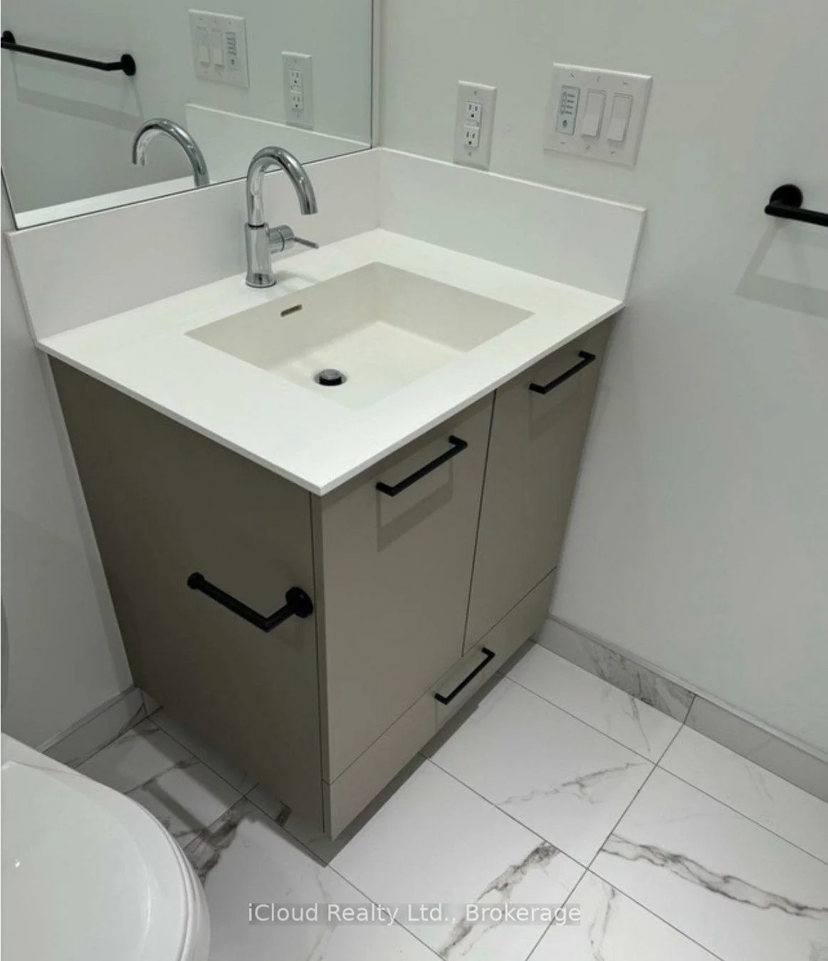 10, Lagerfeld, Northwest Brampton, Brampton