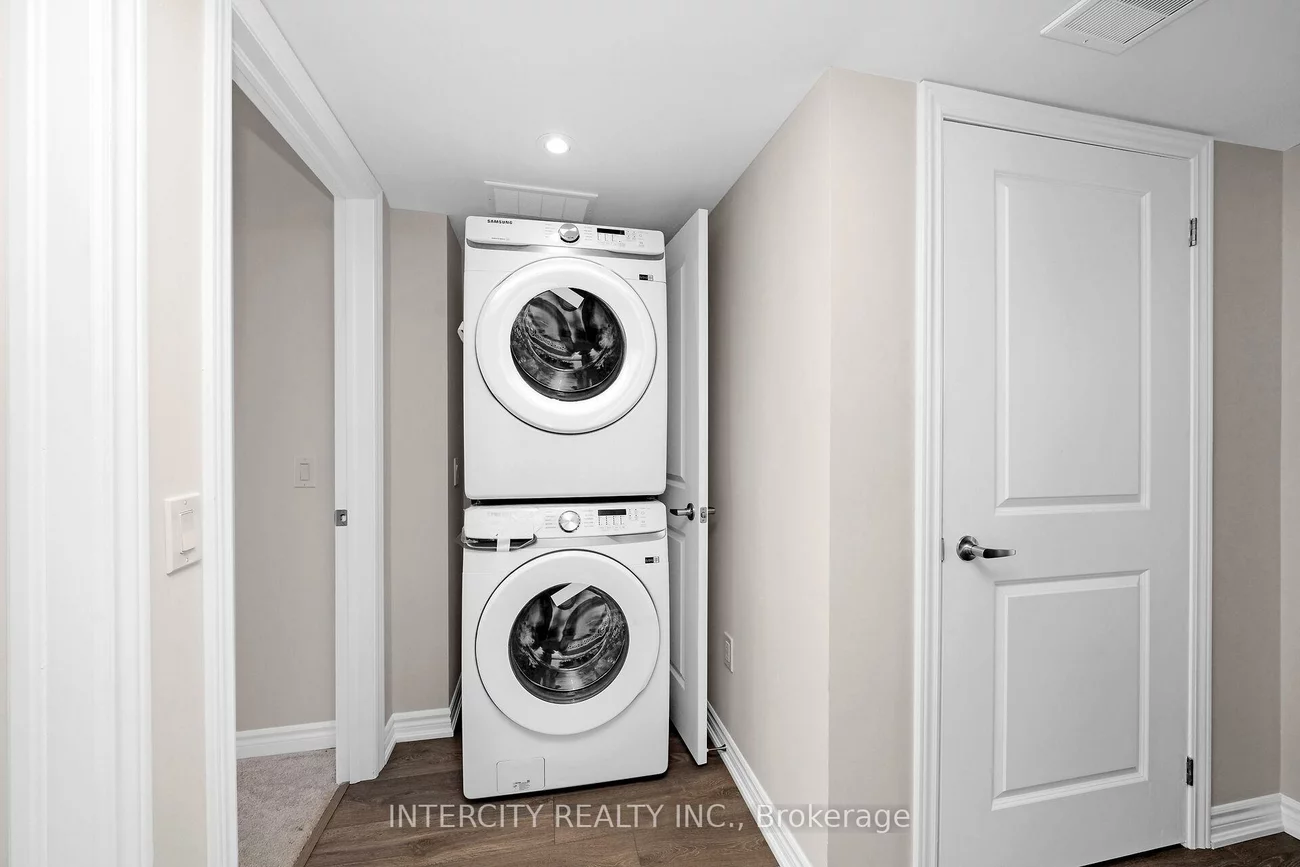 30, Halliford, Goreway Drive Corridor, Brampton