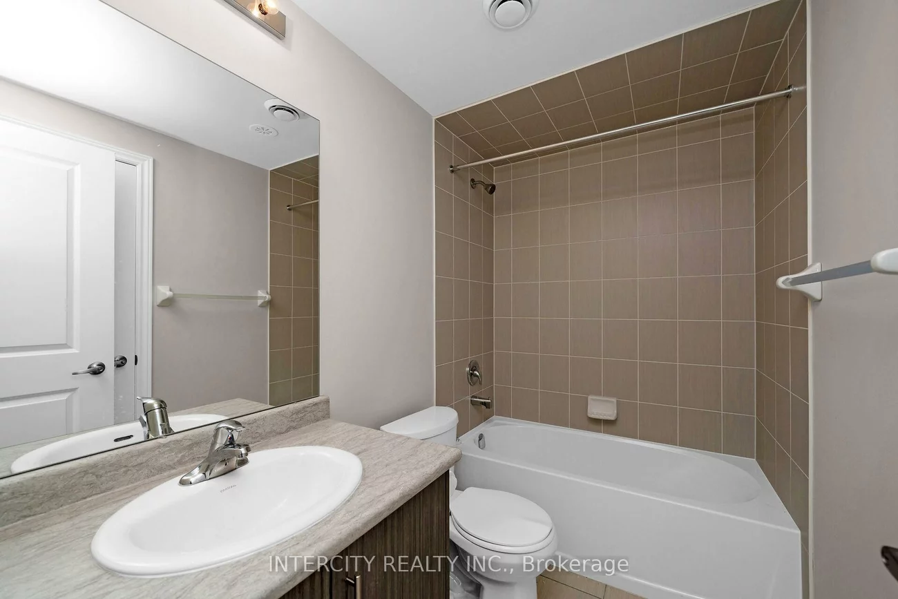 30, Halliford, Goreway Drive Corridor, Brampton