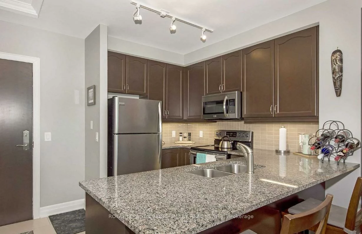 100, John, Downtown Brampton, Brampton