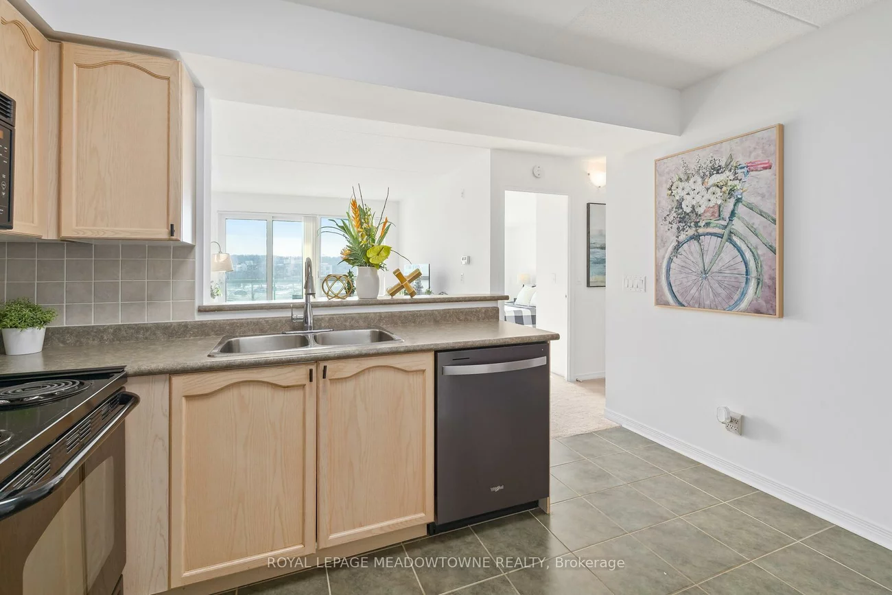 35, Via Rosedale, Sandringham-Wellington, Brampton