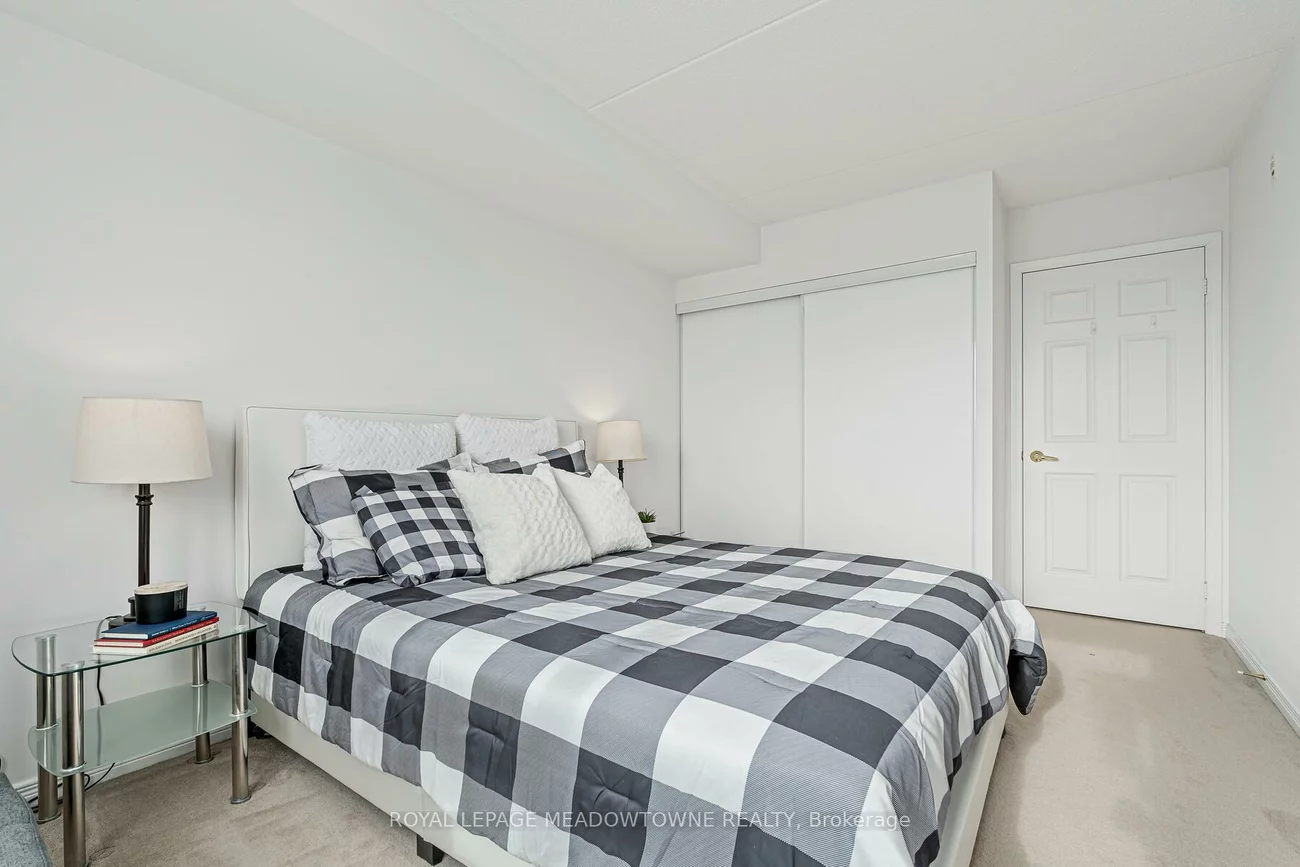 35, Via Rosedale, Sandringham-Wellington, Brampton