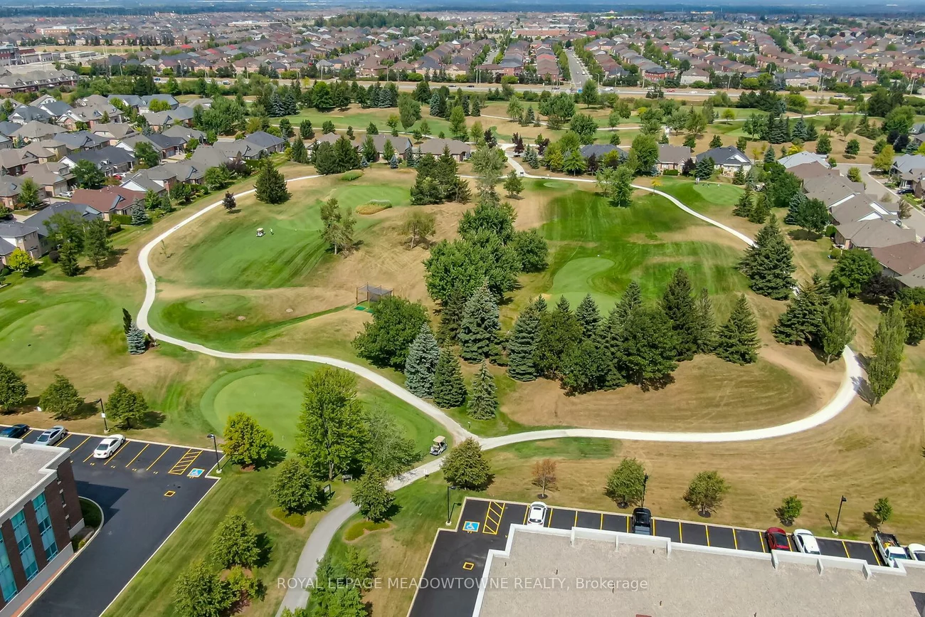 35, Via Rosedale, Sandringham-Wellington, Brampton
