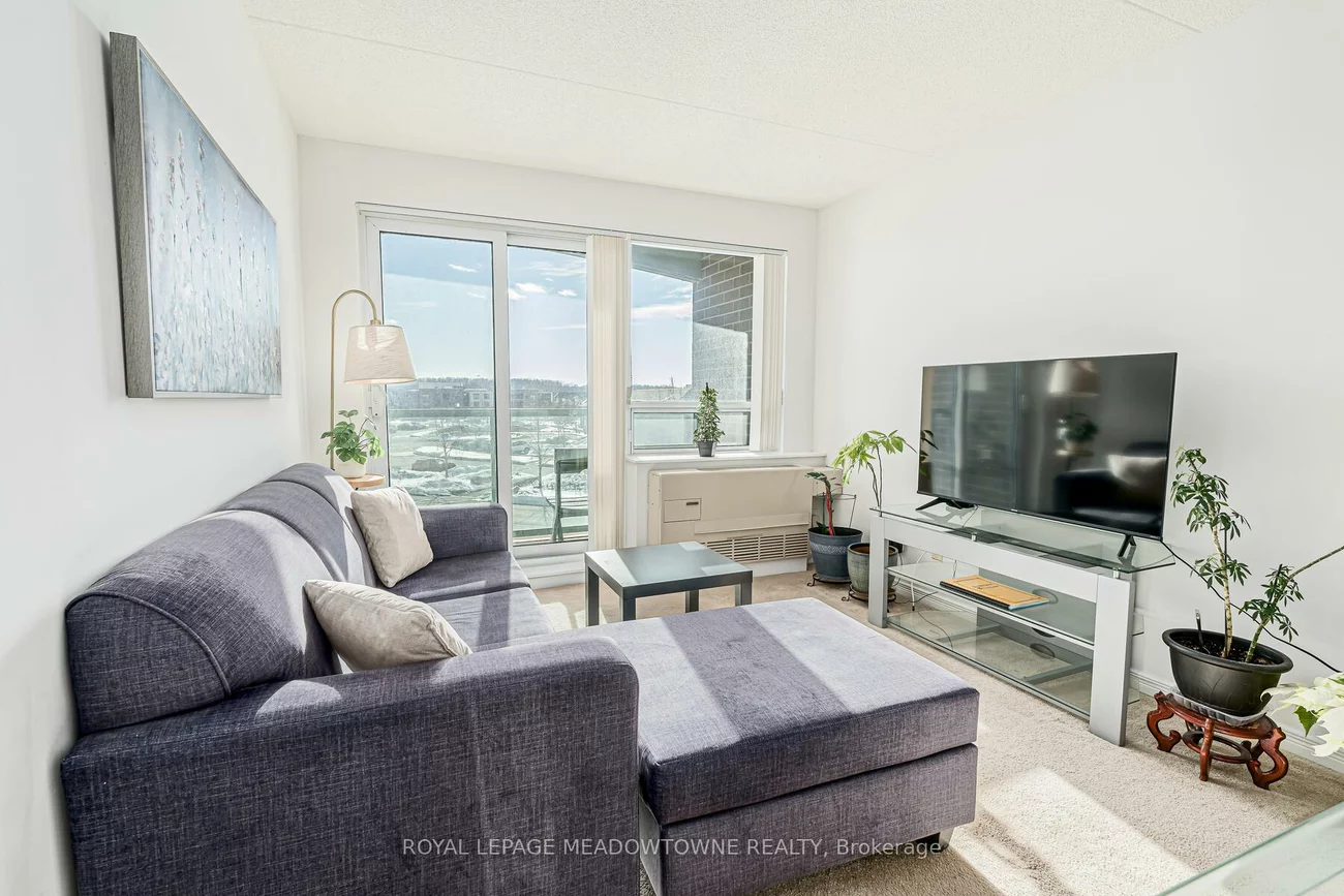 35, Via Rosedale, Sandringham-Wellington, Brampton