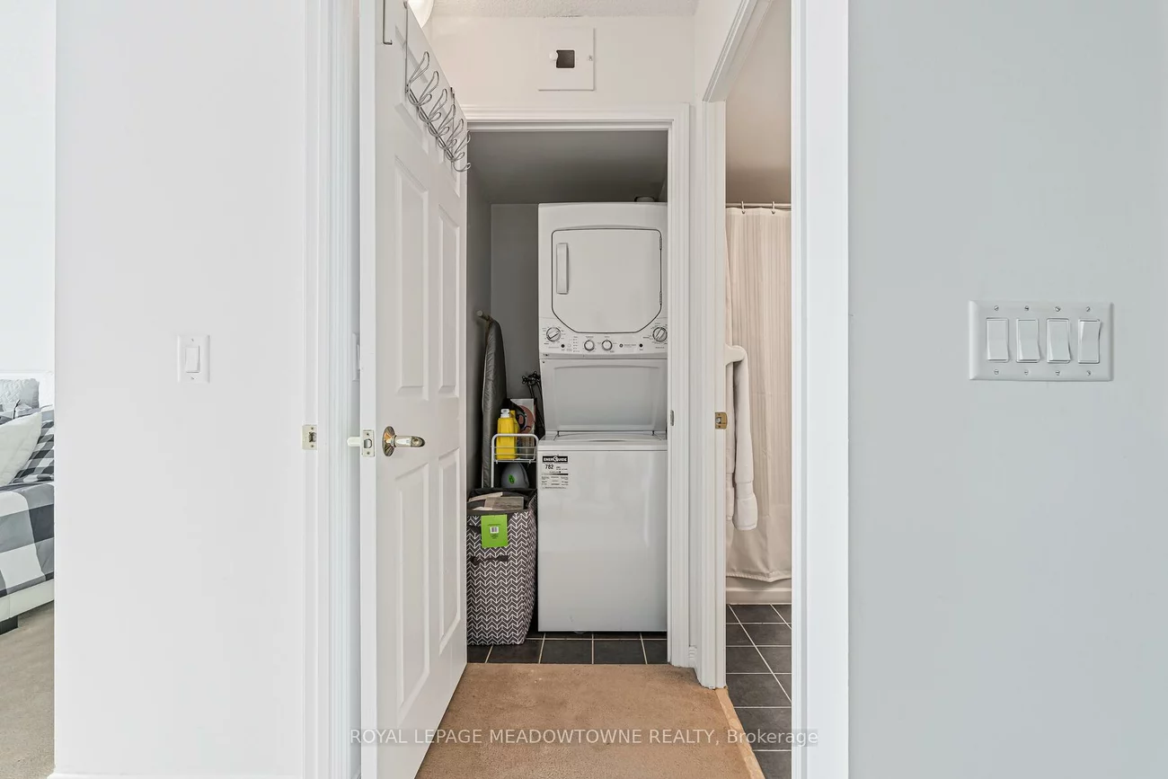 35, Via Rosedale, Sandringham-Wellington, Brampton