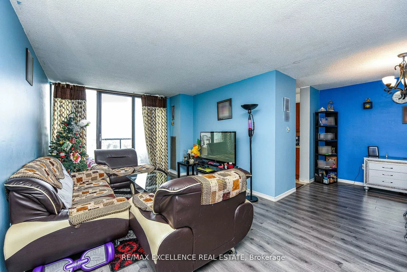17, KNIGHTSBRIDGE, Queen Street Corridor, Brampton