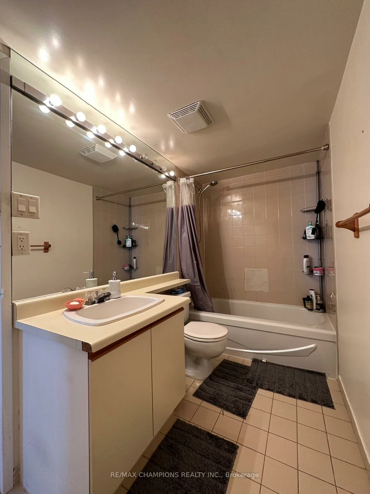 26, Hanover, Queen Street Corridor, Brampton