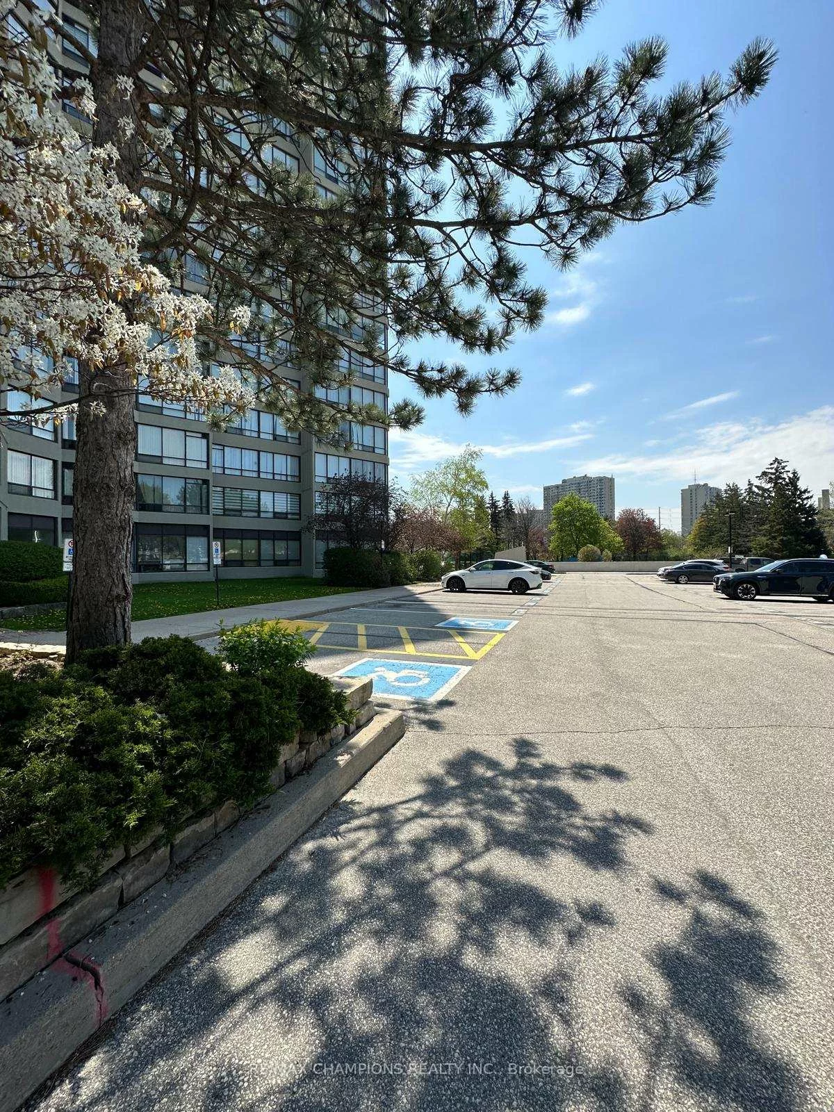 26, Hanover, Queen Street Corridor, Brampton