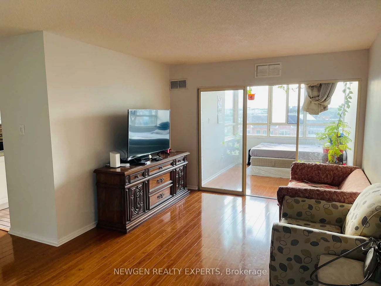 100, County, Fletcher's Creek South, Brampton