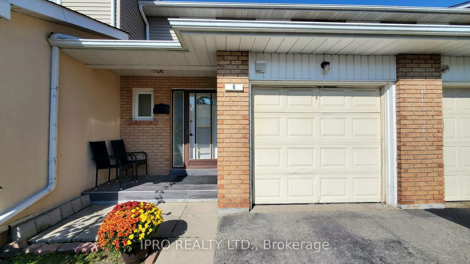 6, Carisbrooke, Central Park, Brampton