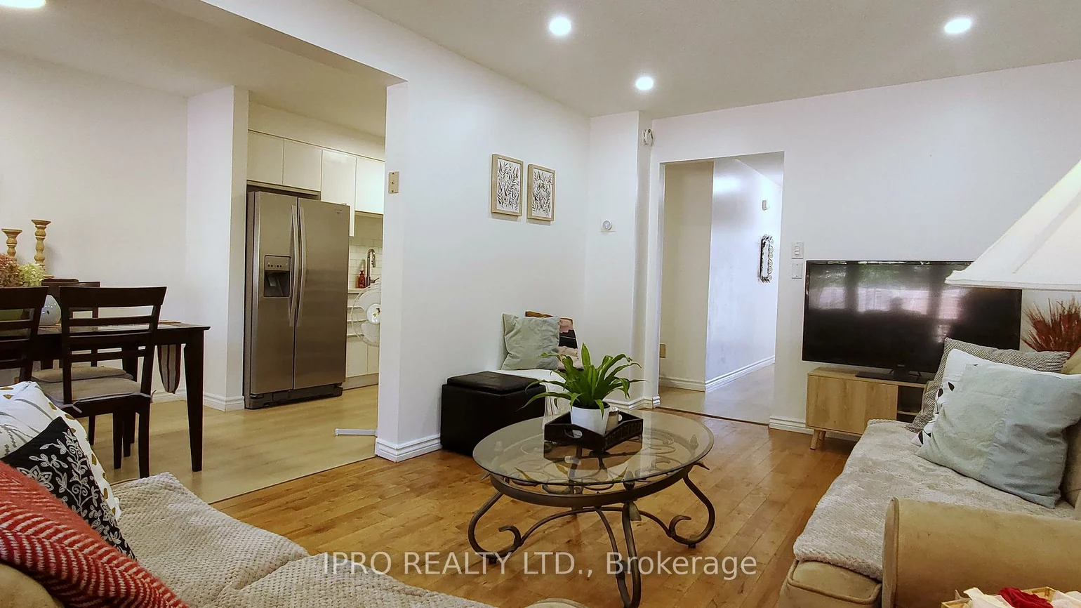 6, Carisbrooke, Central Park, Brampton