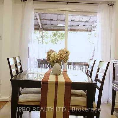 6, Carisbrooke, Central Park, Brampton