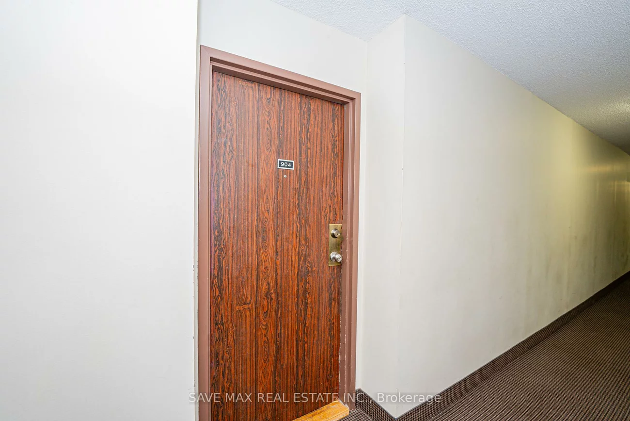 17, Knightsbridge, Queen Street Corridor, Brampton