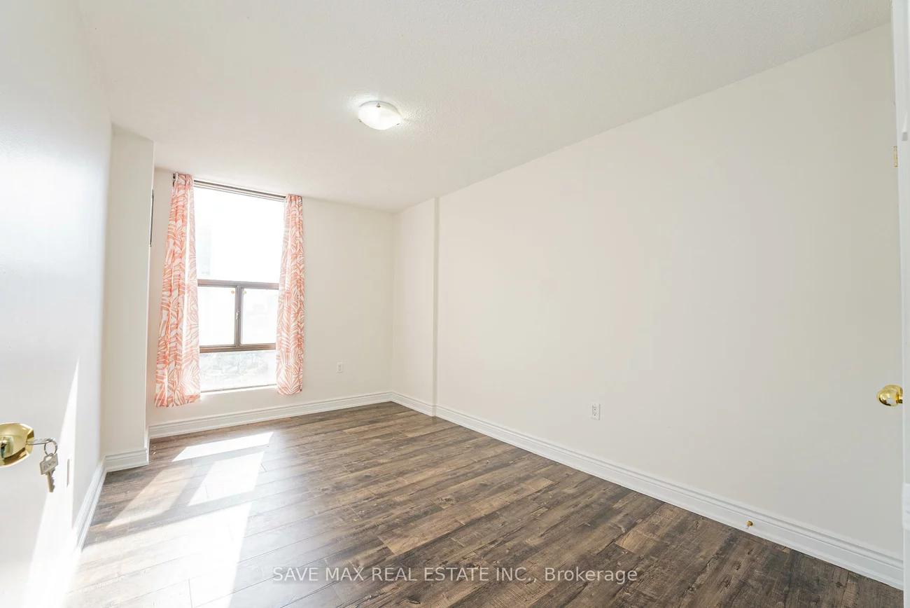 17, Knightsbridge, Queen Street Corridor, Brampton