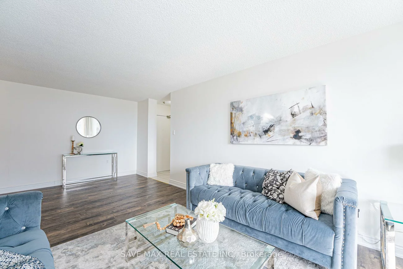 17, Knightsbridge, Queen Street Corridor, Brampton