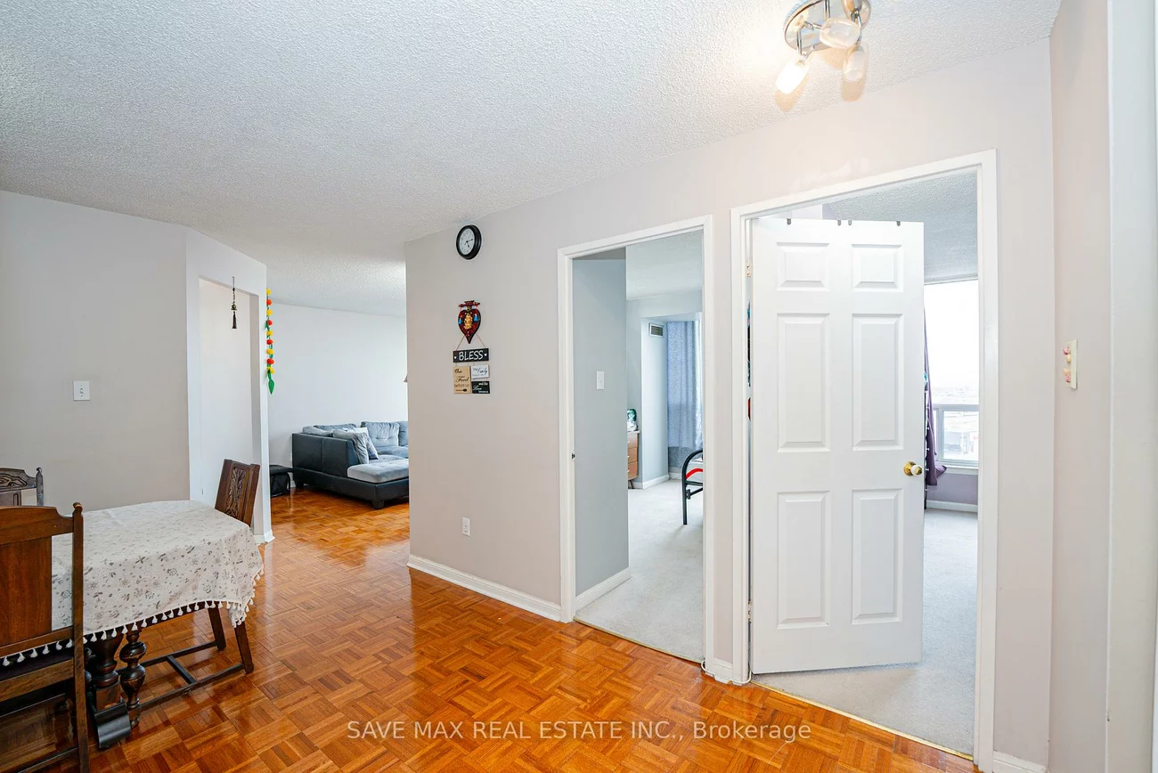 10, Laurelcrest, Queen Street Corridor, Brampton