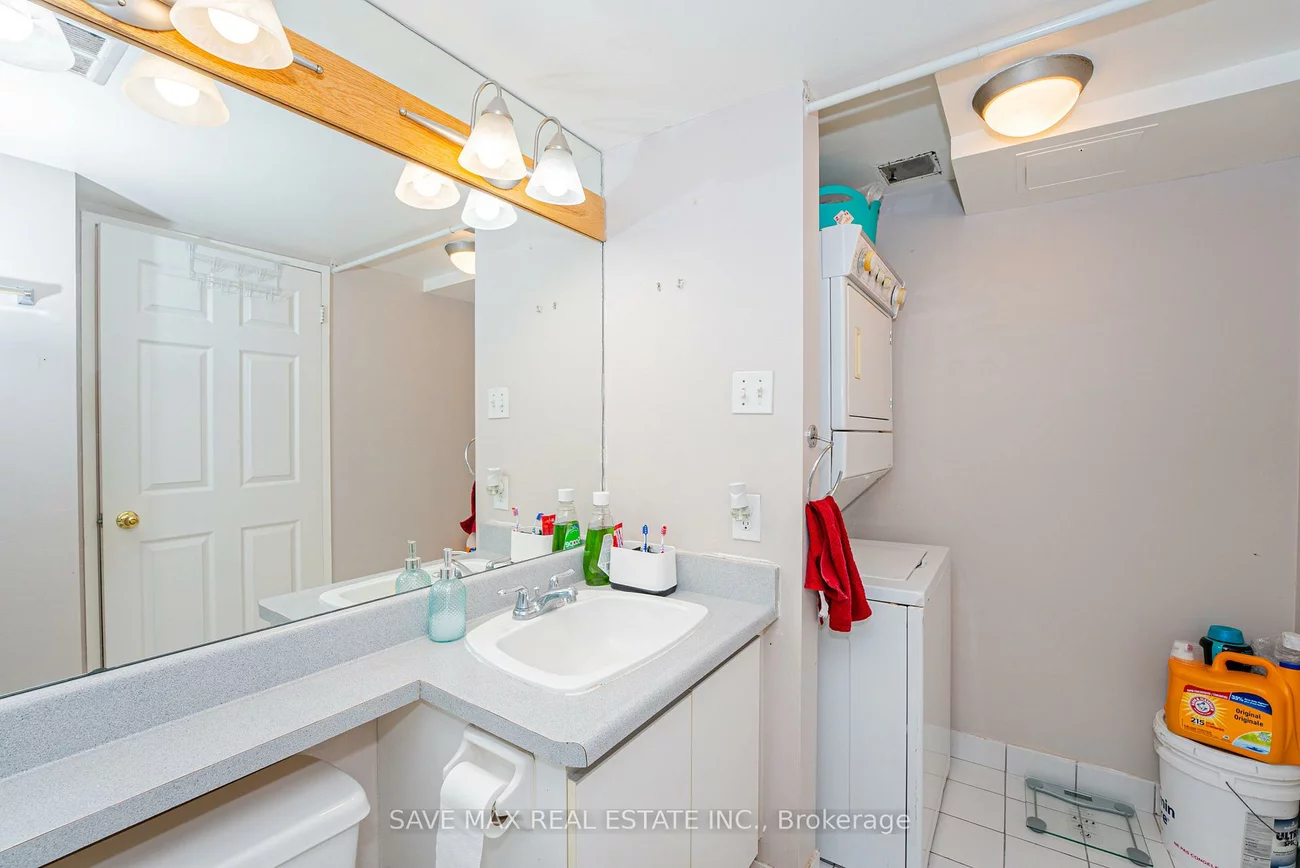 10, Laurelcrest, Queen Street Corridor, Brampton