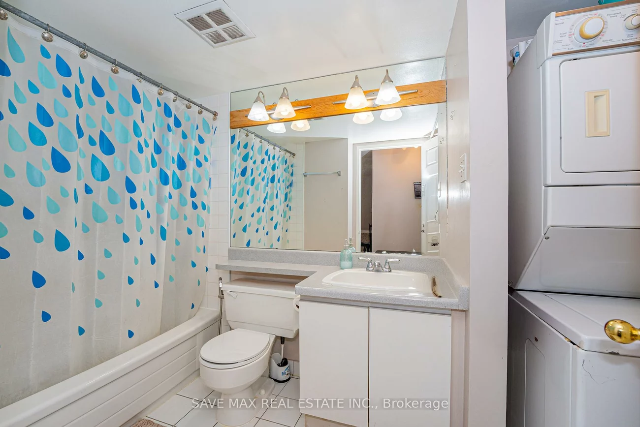 10, Laurelcrest, Queen Street Corridor, Brampton