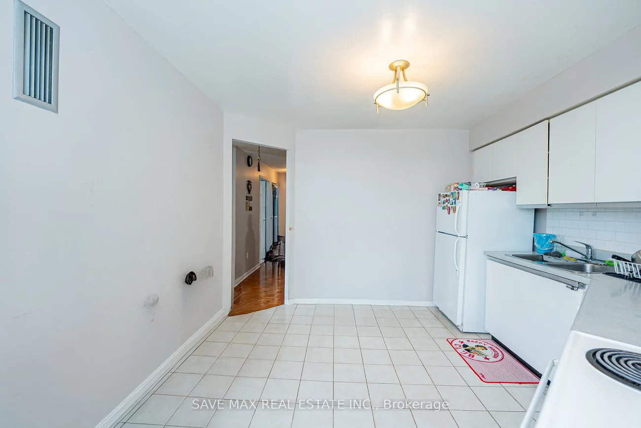 10, Laurelcrest, Queen Street Corridor, Brampton