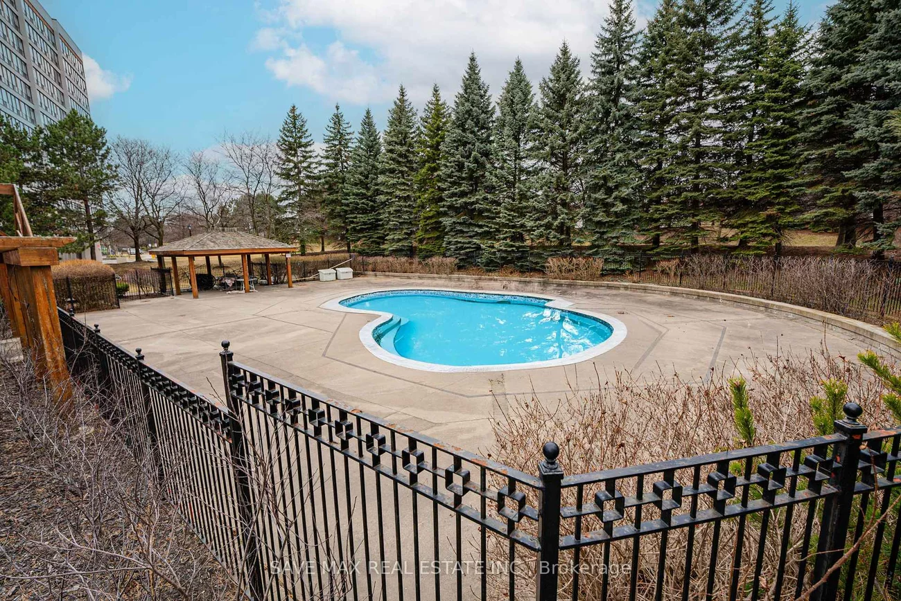 10, Laurelcrest, Queen Street Corridor, Brampton