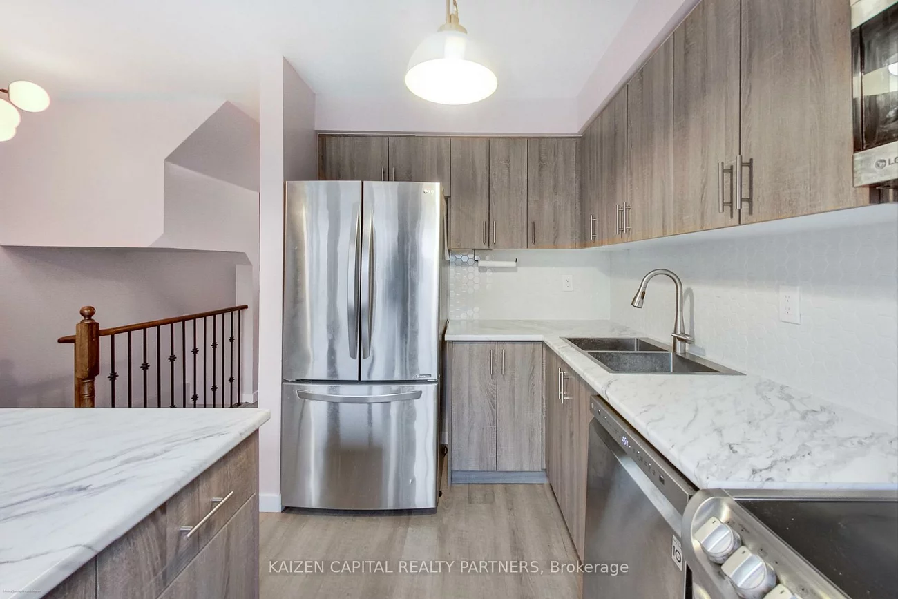 98, Spadina, Brampton West, Brampton