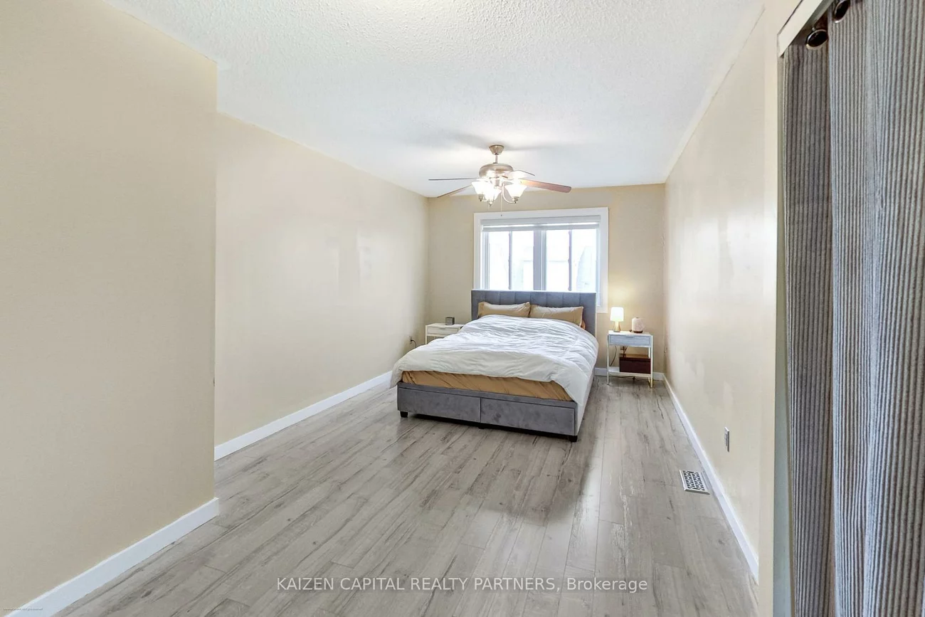98, Spadina, Brampton West, Brampton