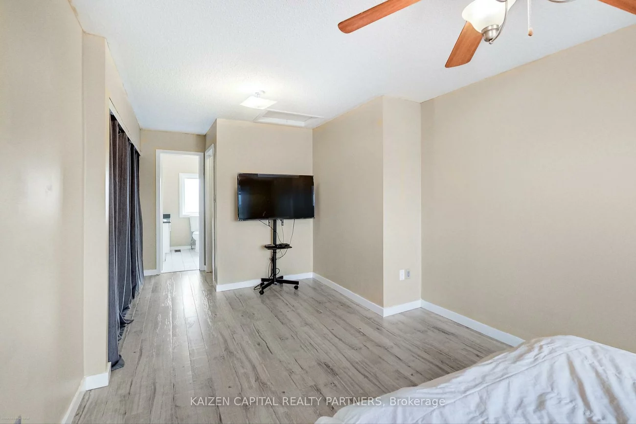 98, Spadina, Brampton West, Brampton