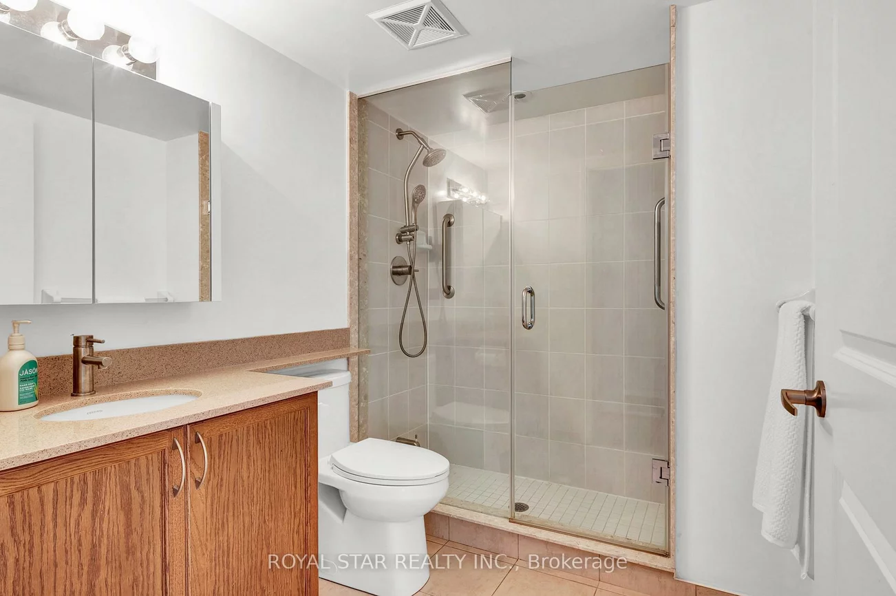 40, Via Rosedale, Sandringham-Wellington, Brampton