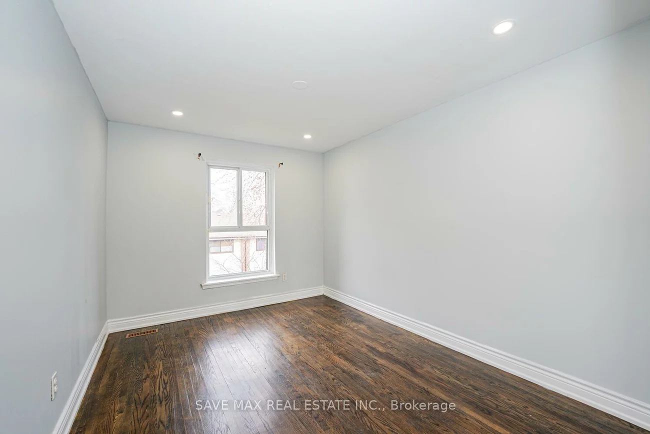 282, Fleetwood, Southgate, Brampton