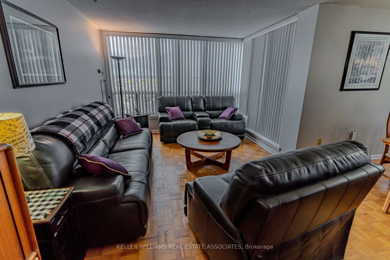12, Laurelcrest, Queen Street Corridor, Brampton