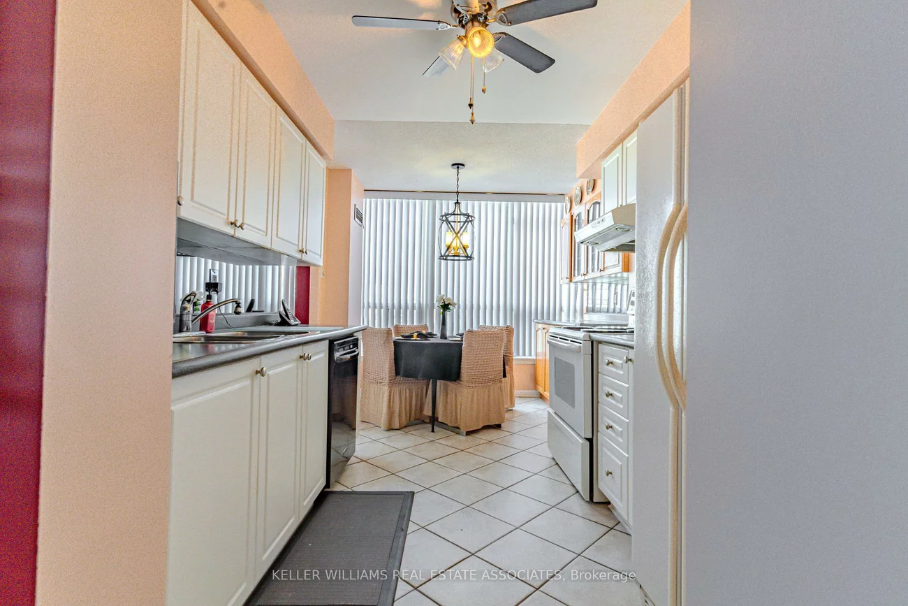 12, Laurelcrest, Queen Street Corridor, Brampton