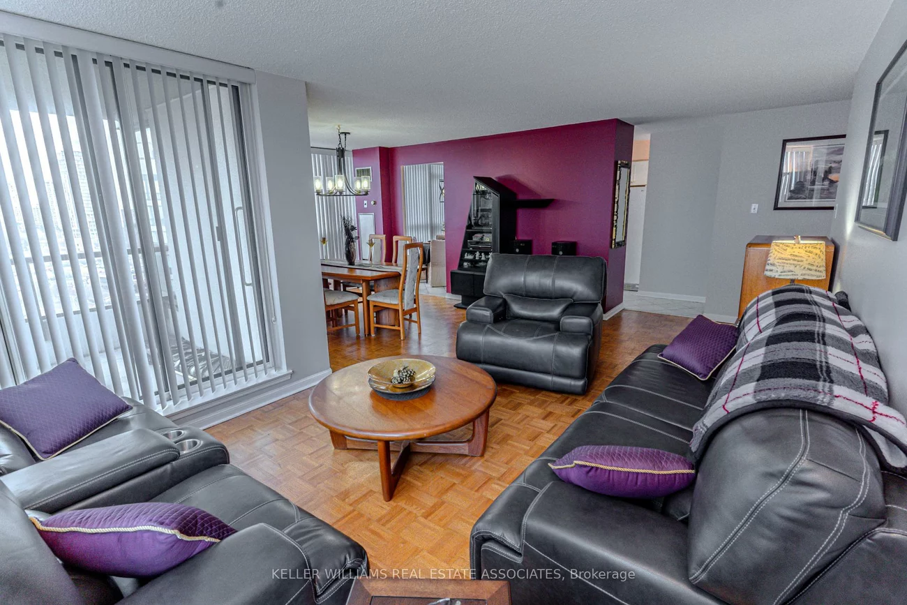 12, Laurelcrest, Queen Street Corridor, Brampton