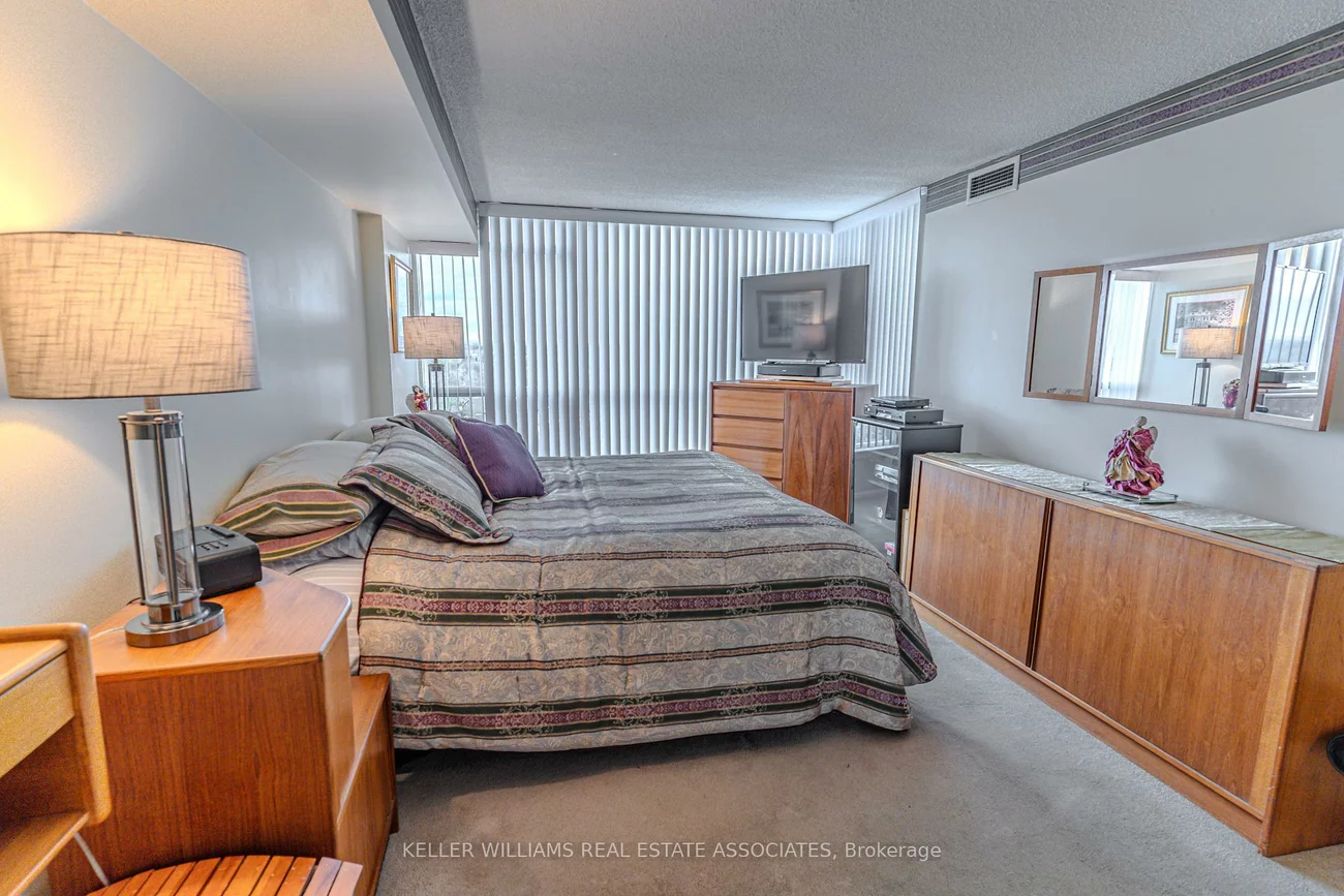 12, Laurelcrest, Queen Street Corridor, Brampton