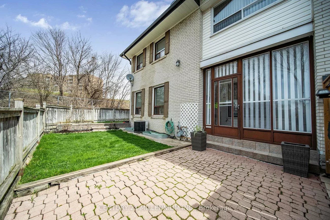 61, Ardglen, Brampton East, Brampton