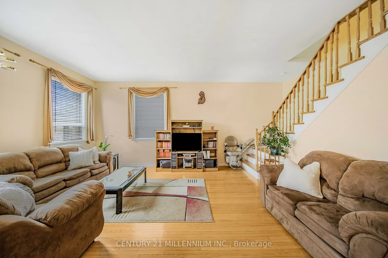 61, Ardglen, Brampton East, Brampton