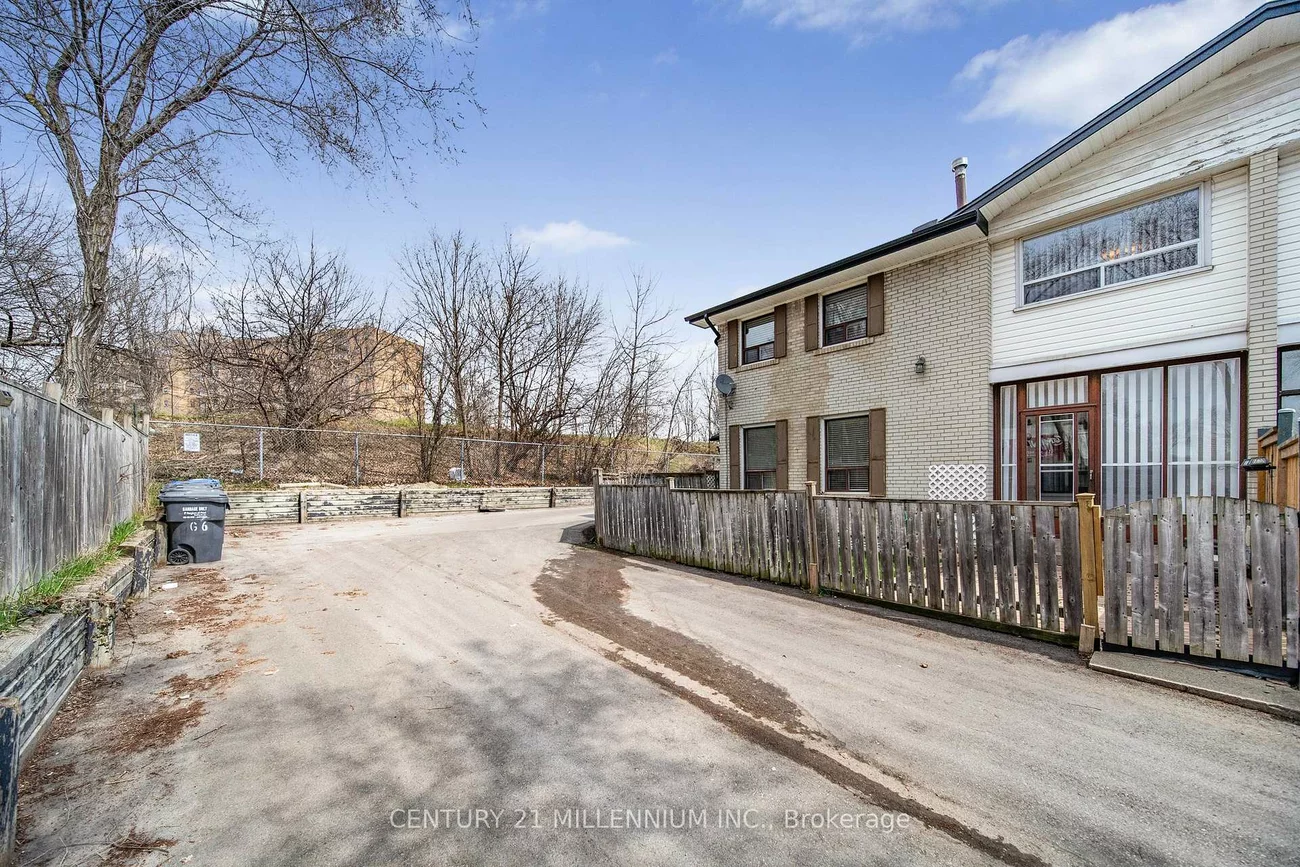61, Ardglen, Brampton East, Brampton