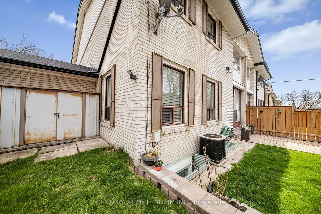61, Ardglen, Brampton East, Brampton