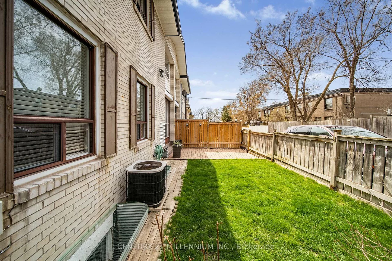 61, Ardglen, Brampton East, Brampton