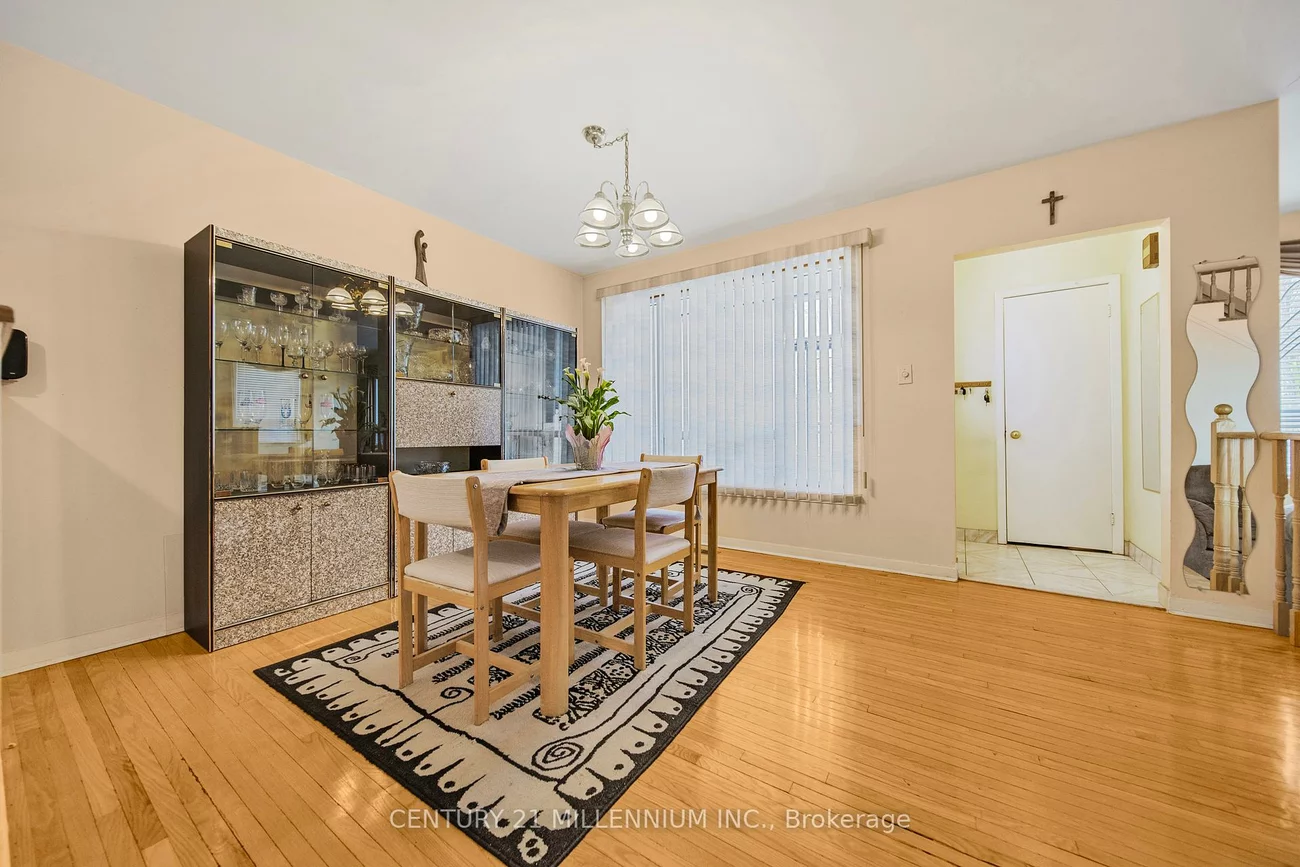 61, Ardglen, Brampton East, Brampton